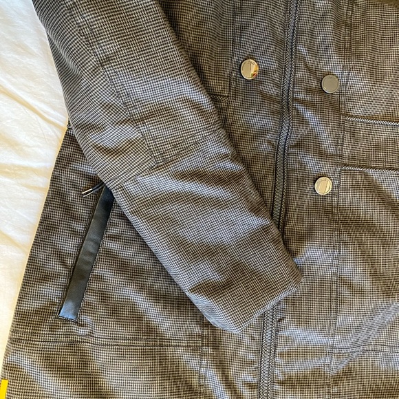 LOLE Women’s Winter Jacket - Picture 11 of 16